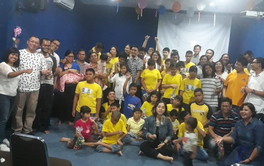 Alumnus Unsrat Gelar Bakti Sosial di Panti Elsafan