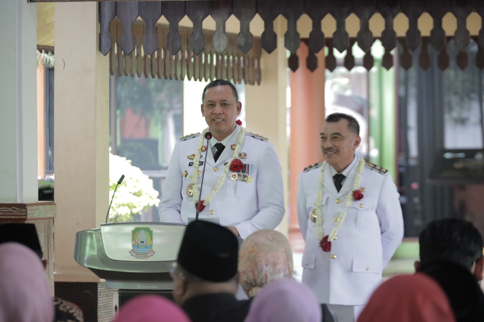 Para Tokoh dan Aparatur Sambut Hangat Walikota Tri Adhianto dan Wawali Harris Bobihoe