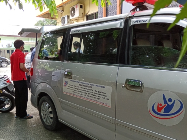 BANTU SALURKAN BANTUAN, YAYASAN BERKAT MARANATHA PEDULI INDONESIA KERAHKAN DUA ARMADA AMBULANCE.