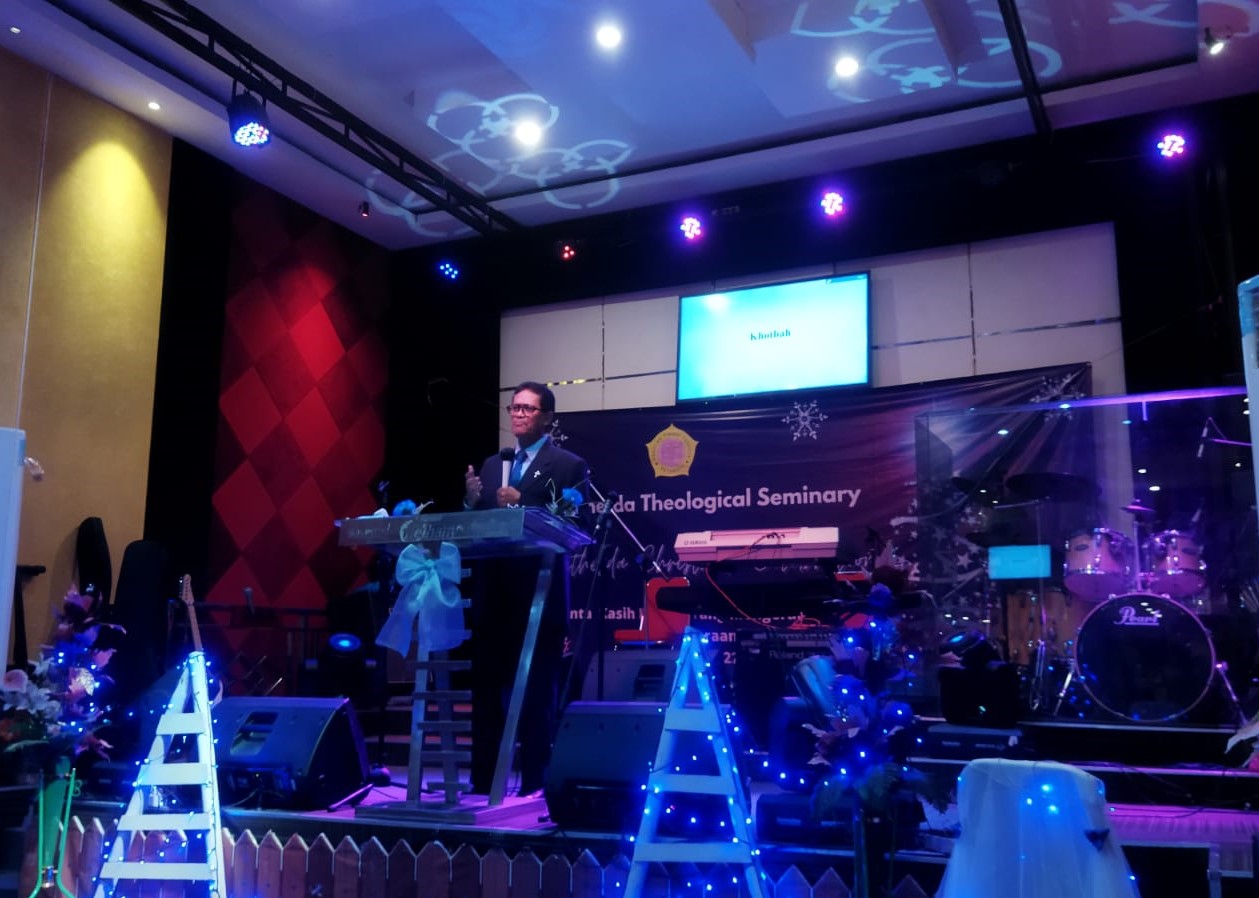 STT BETHESDA GELAR IBADAH NATAL DAN PENUTUPAN PERKULIAHAN SEMESTER GANJIL TA 2021-2022