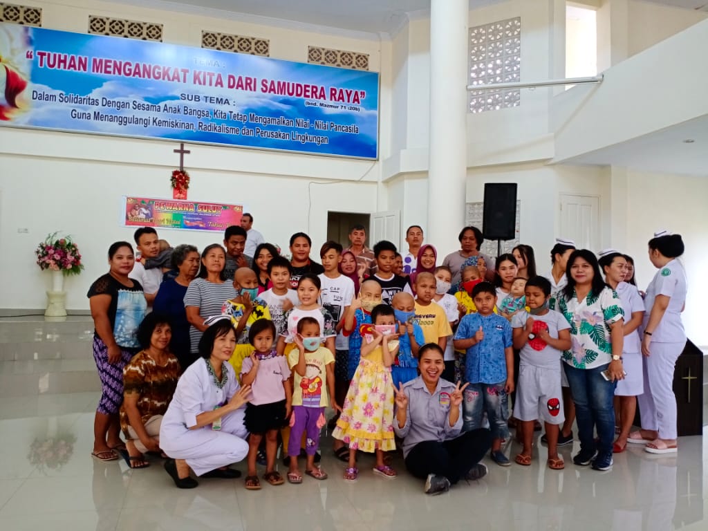 Keberagaman Menjadi Bagian Natal PEWARNA Sulut Bersama Yayasan Pusat Kanker Estella